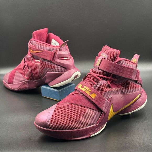 Nike LeBron Soldier 9 Premium - Picture 6 of 9